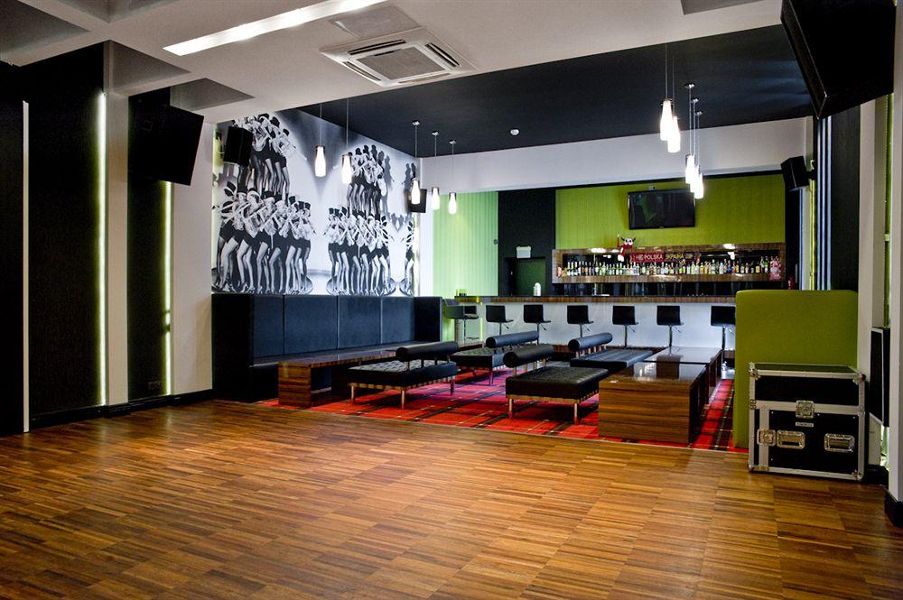 Hotel Lamberton Oltarzew ภายนอก รูปภาพ