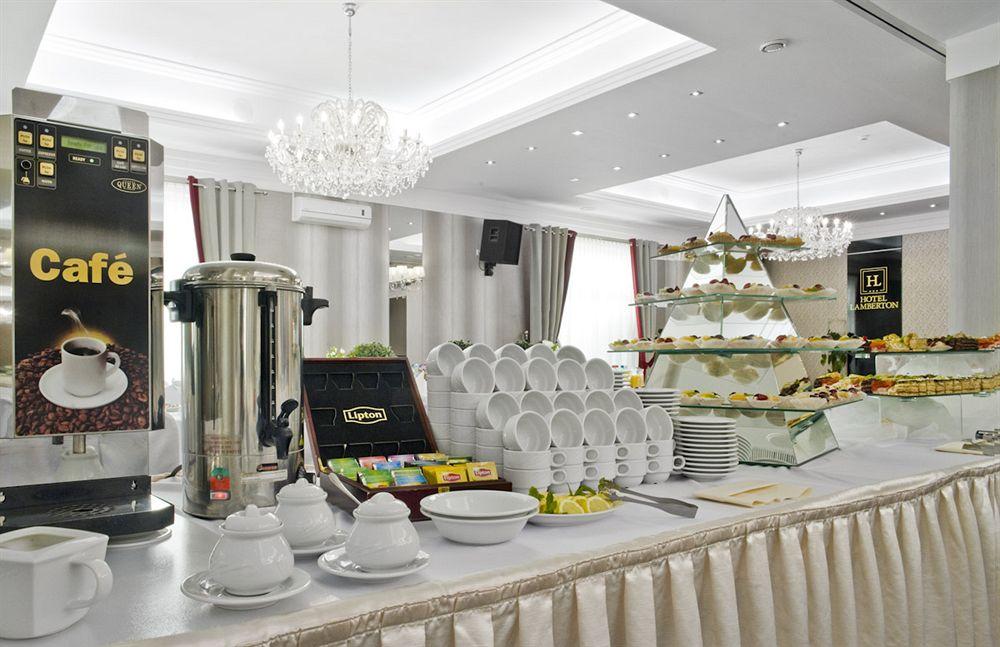 Hotel Lamberton Oltarzew ภายนอก รูปภาพ