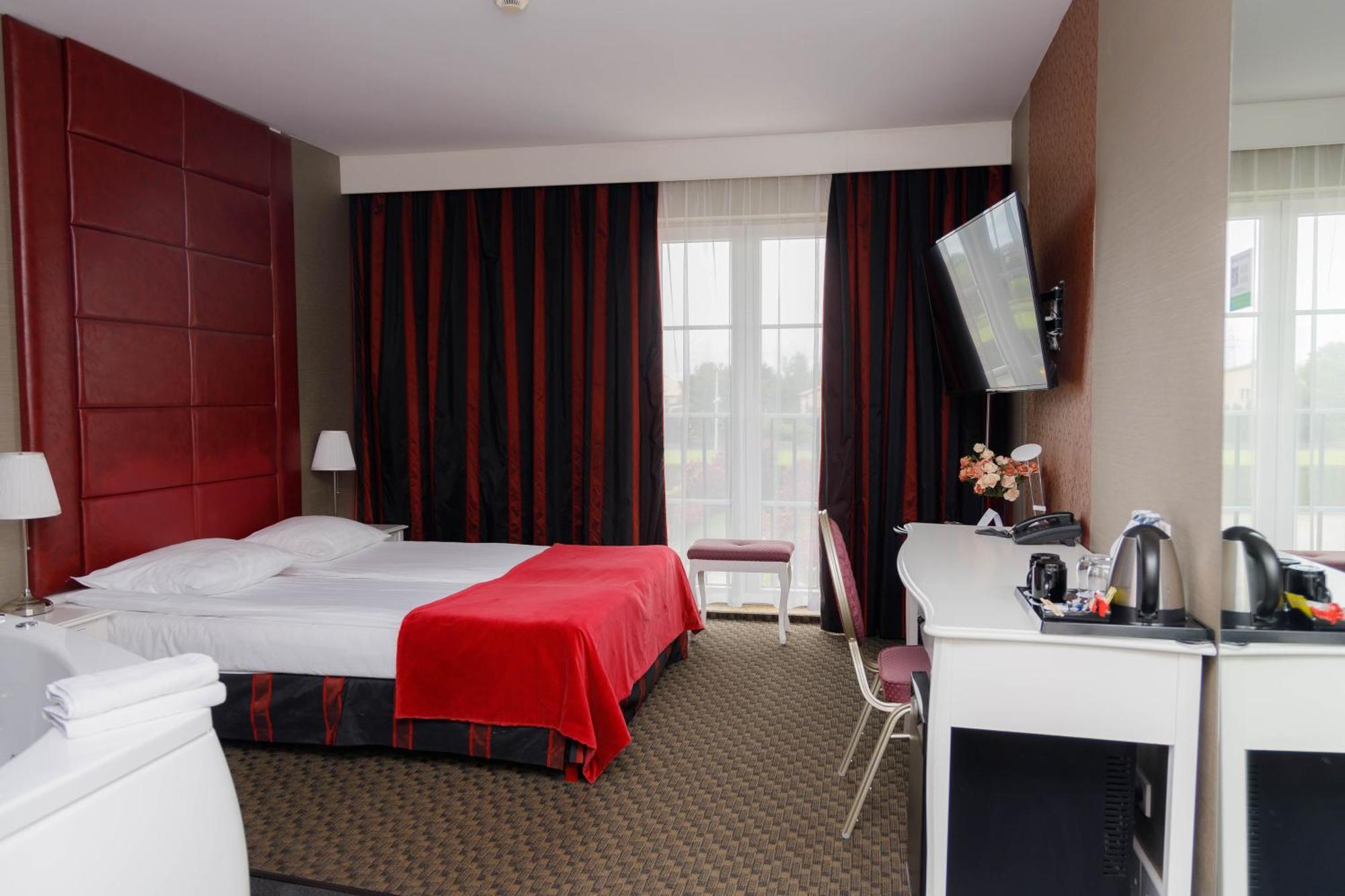 Hotel Lamberton Oltarzew ภายนอก รูปภาพ